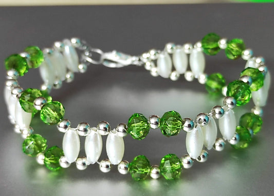 Green with long pearl beads bracelet